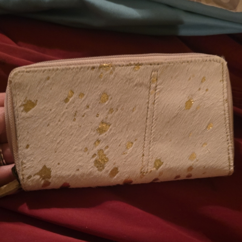 Elegant Cream and Gold Women's Wallet